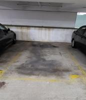 半山車位 羅便臣道 殷樺花園 車位 相片 香港車位.com ParkingHK.com